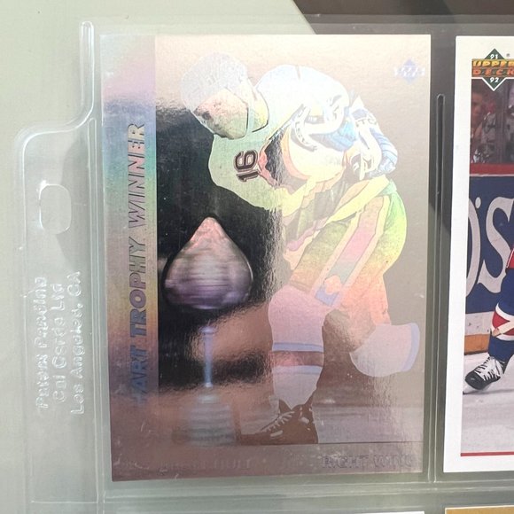 Brett Hull 15 Various NHL Hockey Cards from 1990 to 1995! - Picture 5 of 10